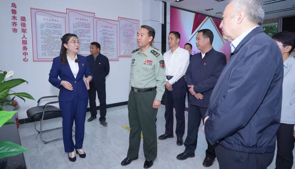 杨友斌在新疆维吾尔自治区、新疆生产建设兵团调研退役军人工作