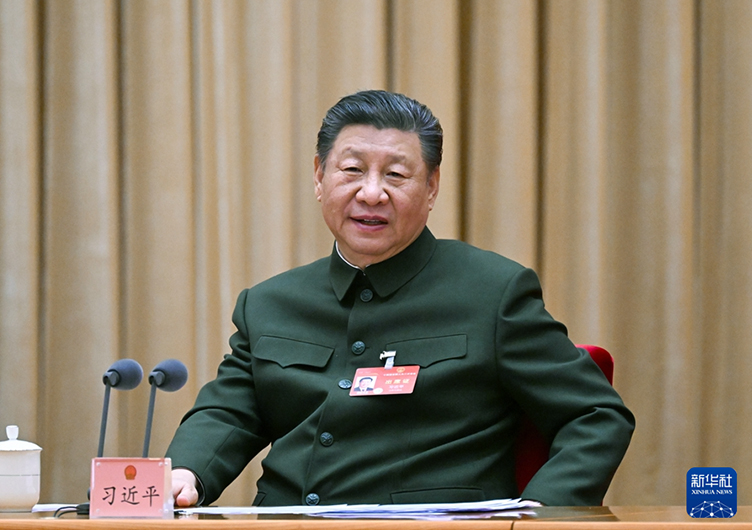 习近平出席解放军和武警部队代表团全体会议