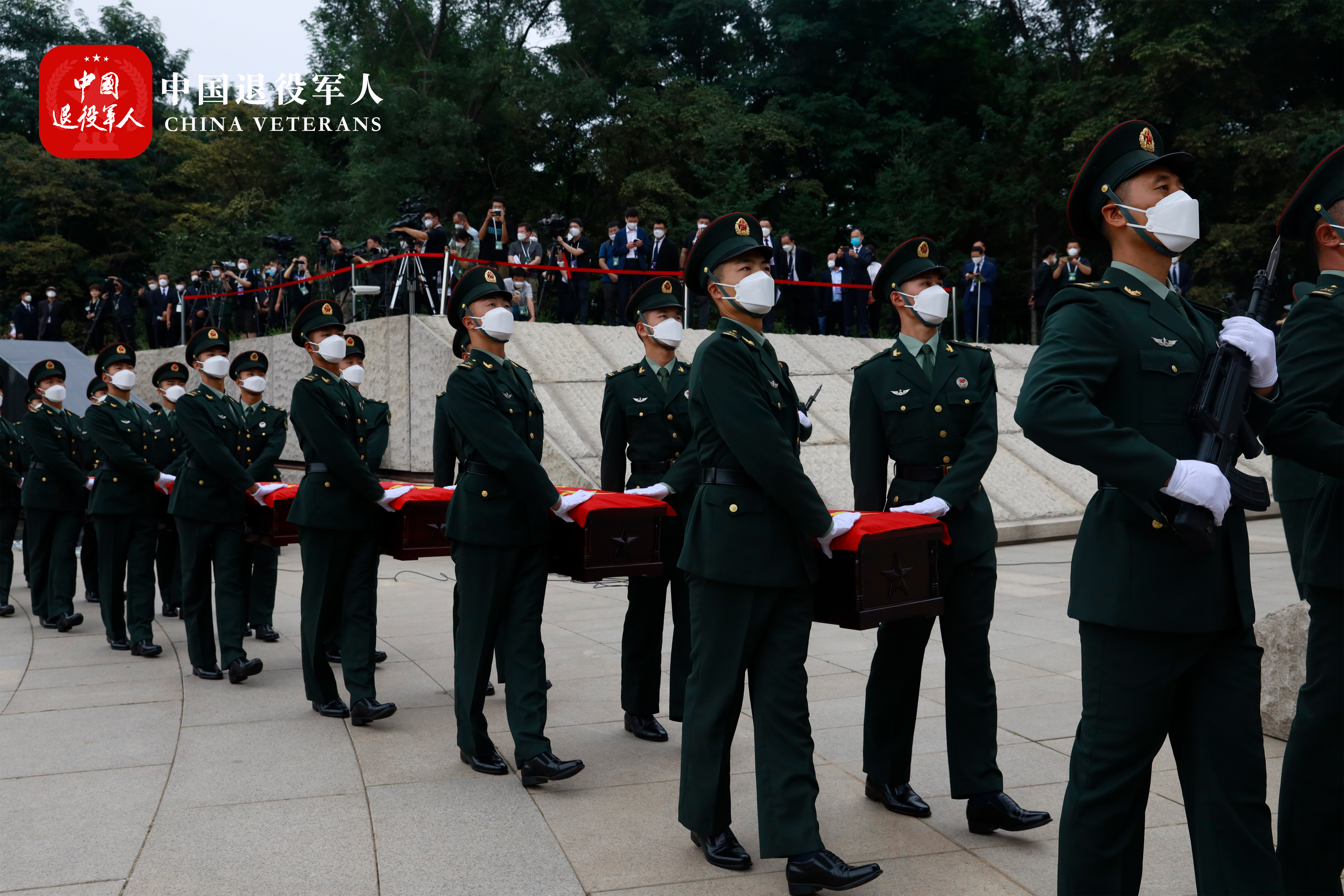 英雄回家 第八批在韩志愿军烈士遗骸安葬仪式-现场图