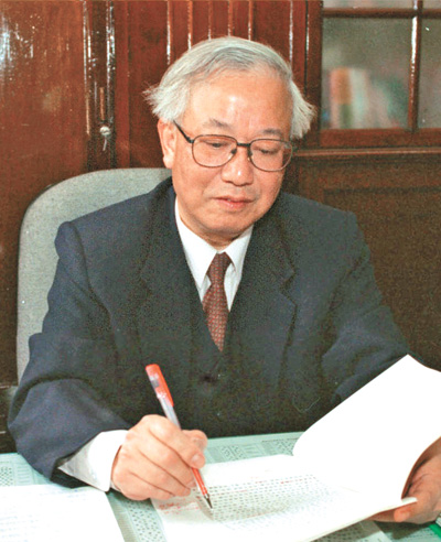 胡福明.jpg