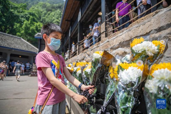 红岩2.jpg