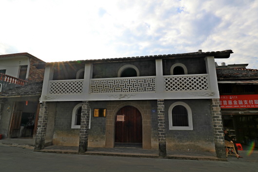 03.jpg
