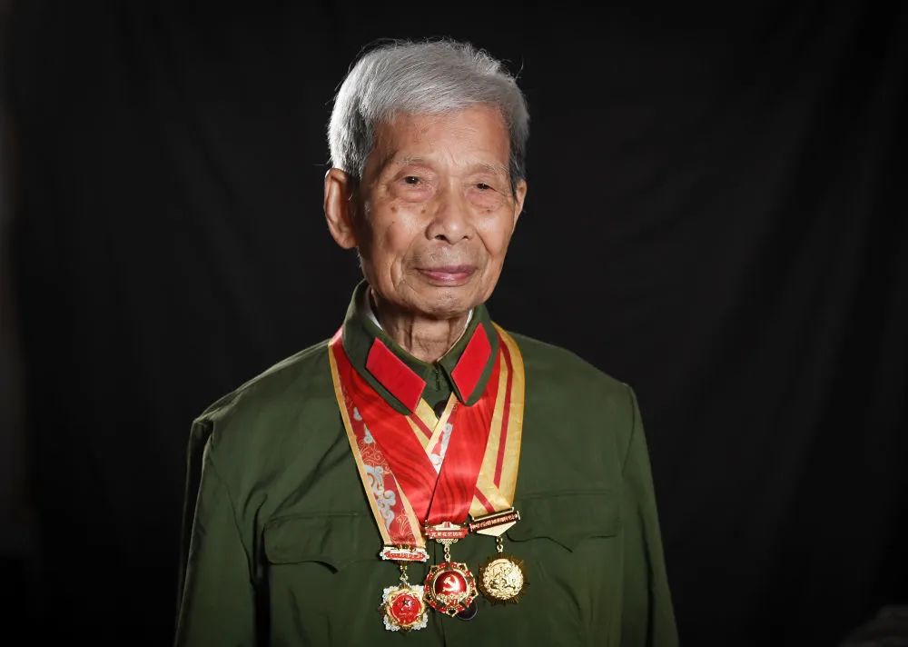 王国华-3.jpg