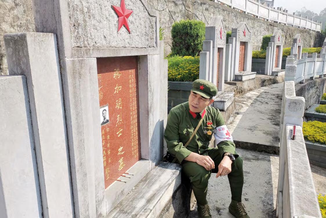 安振江战地卫生员的战友情