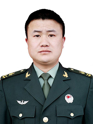 申亮亮.jpg