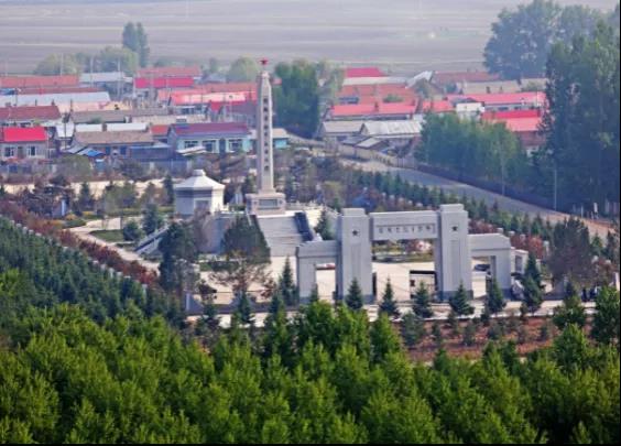 敦化市烈士陵园全景.jpg