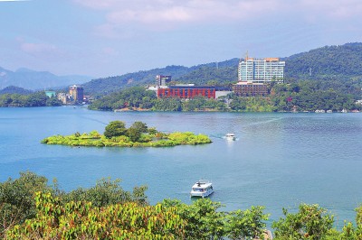 一水之隔,天涯咫尺,浅浅的台湾海峡承载着两岸人民深深的离愁.