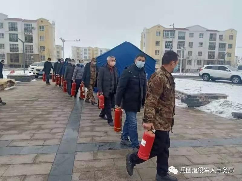 兵团退役军人在"疫"线——第七师胡杨河市128团退役军人抗击疫情显
