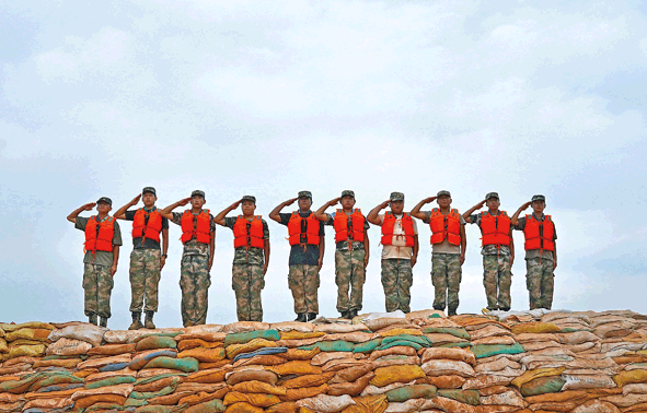 千里驰援 老兵"归队"-媒体报道-中华人民共和国退役军人事务部